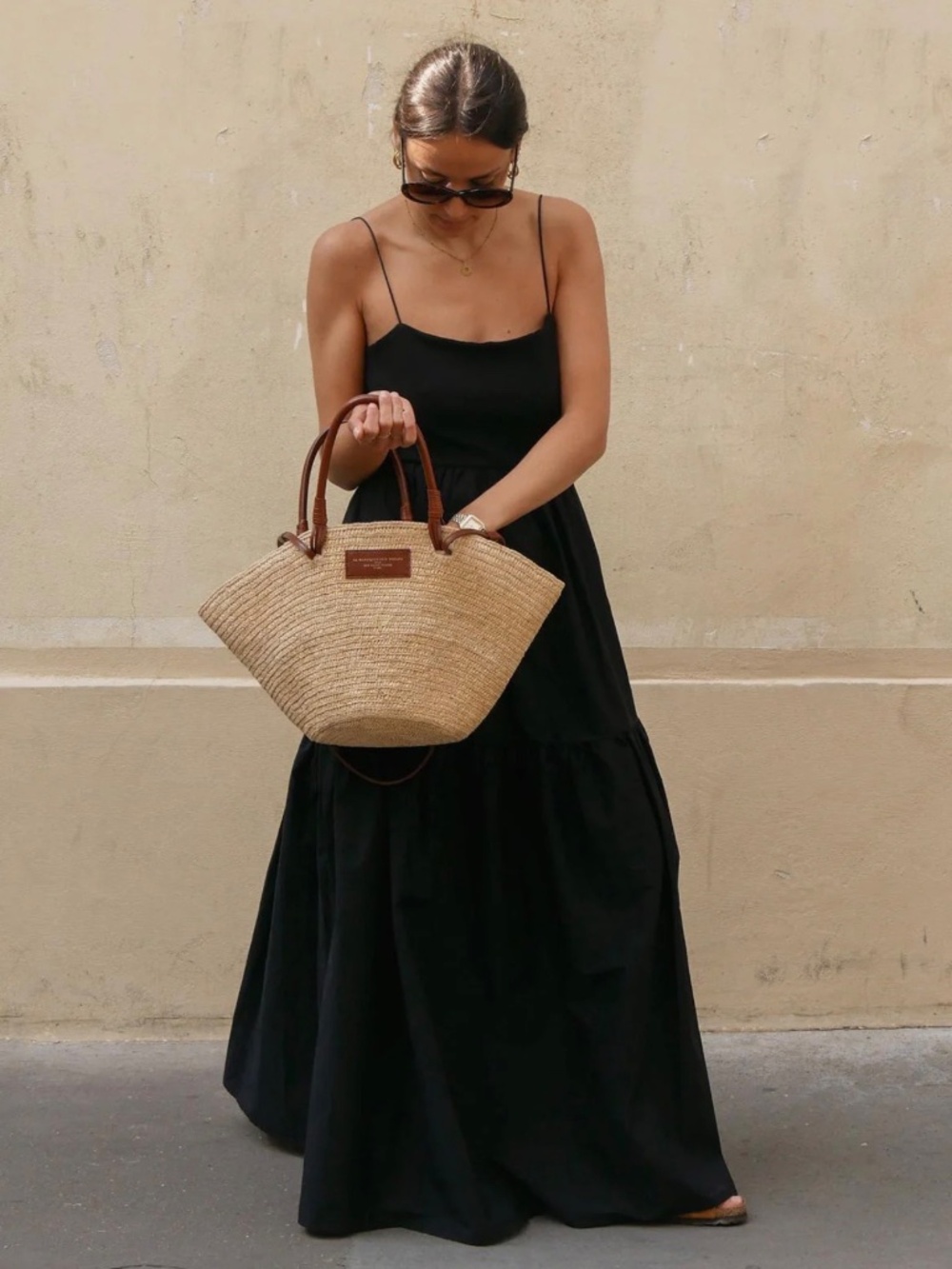 Dresse - Picture 2 of 5